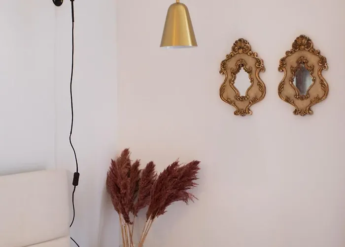 Max - Private Parking *