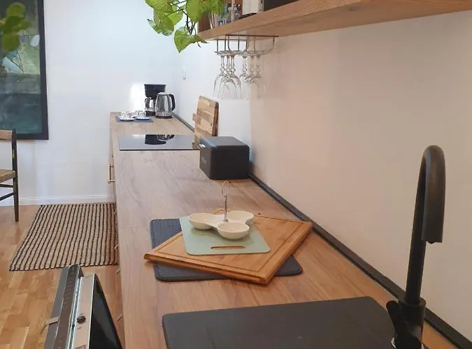 Max - Private Parking 아파트 *